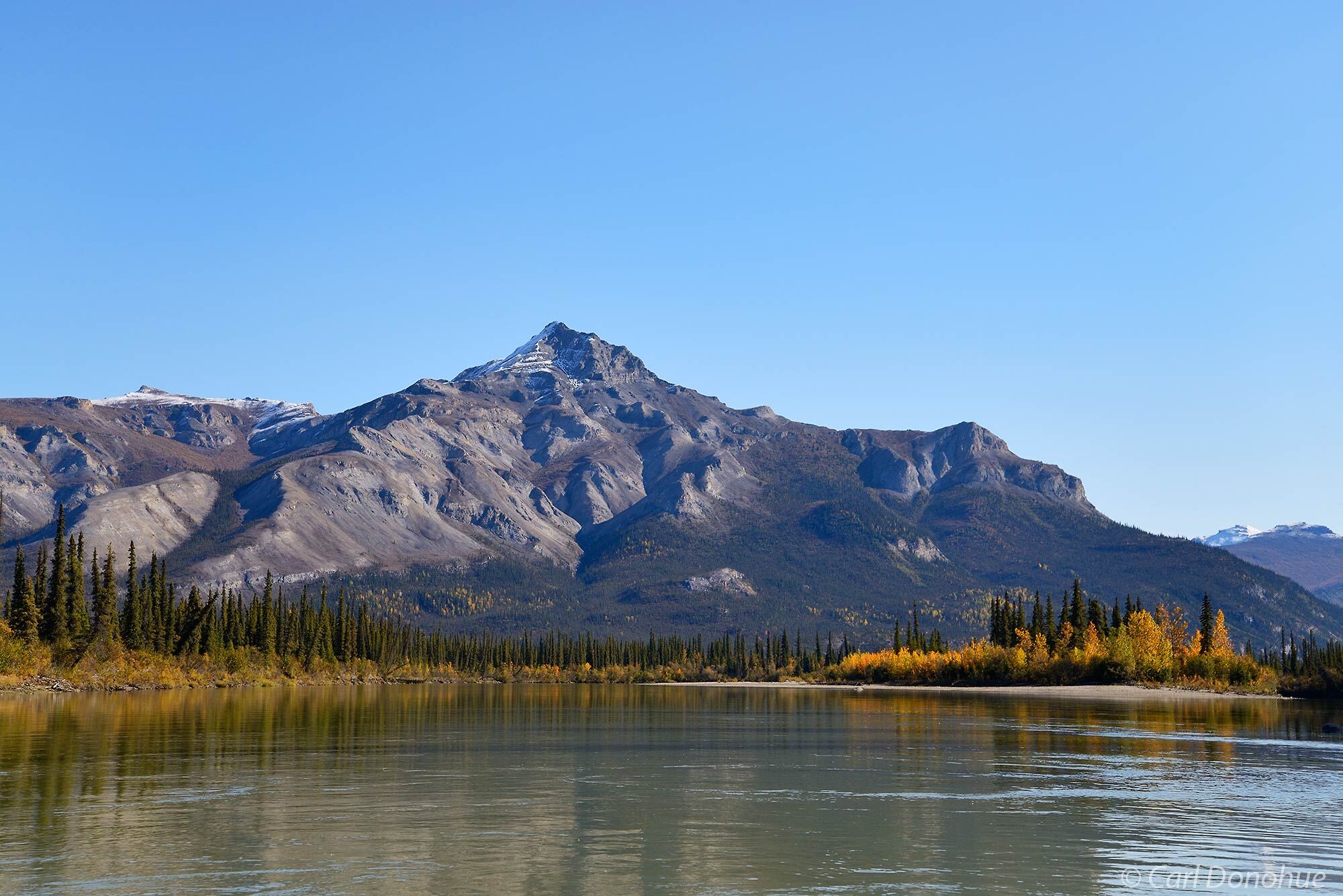 The Brooks Range and Alatna River, fall colors, Gates of the Arctic National Park and Preserve, Alaska.